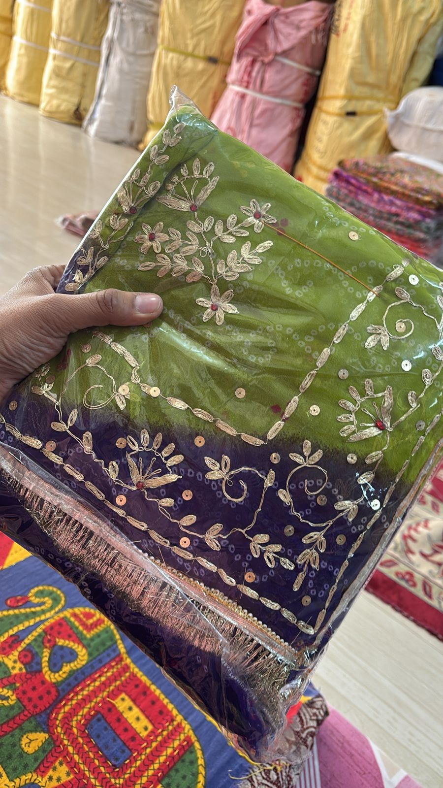 Pitten 2000 (Mehendi with Blue)-352