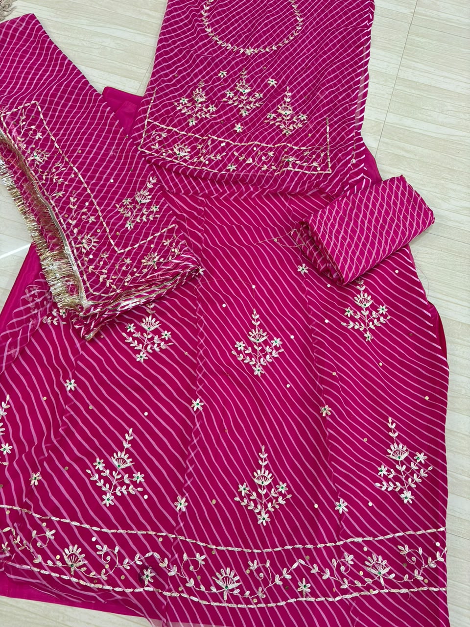 Rajashahi Lehariya Poshak