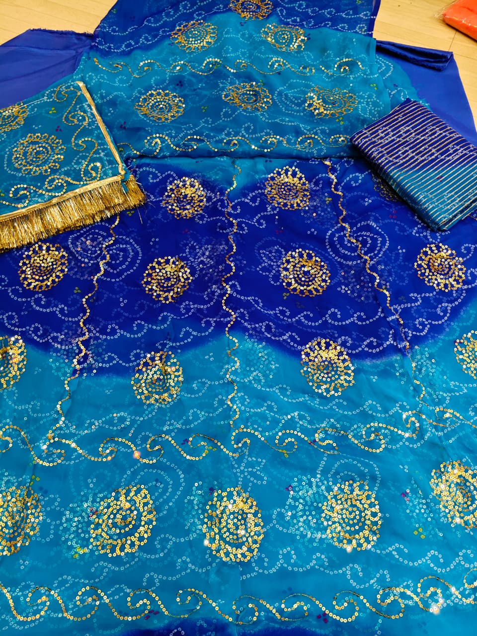 RAI BANDHEJ TARI POSHAK-1021
